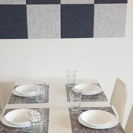 Work & 3 In Apartmán *